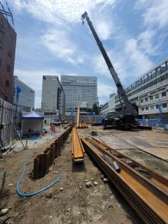 広島駅前ホテル新築工事　圧入工法